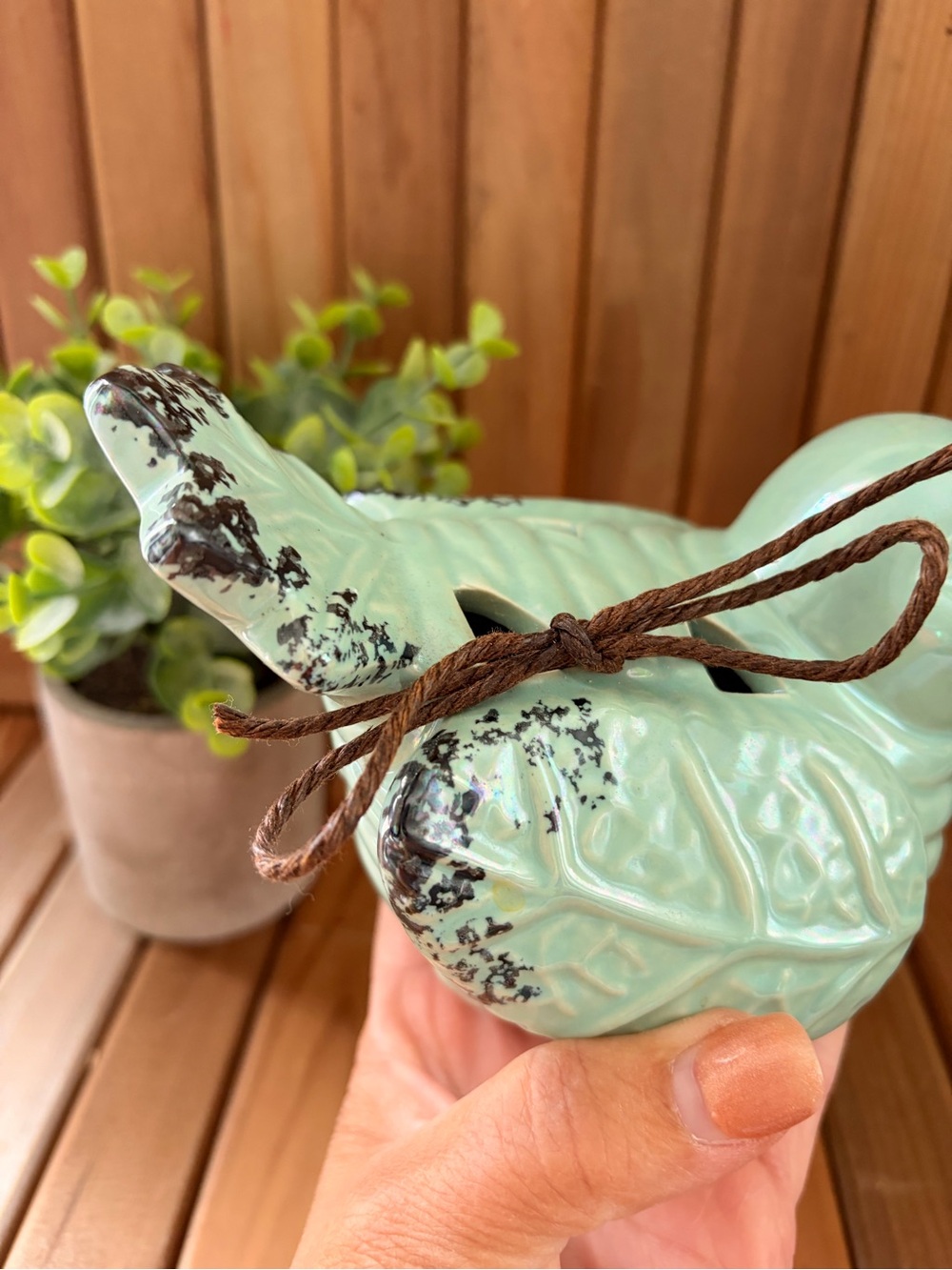 Vintage Style Ceramic Bird Figurine, Shabby Chic Farmhouse Mint Potpourri Holder - Picture 4 of 5